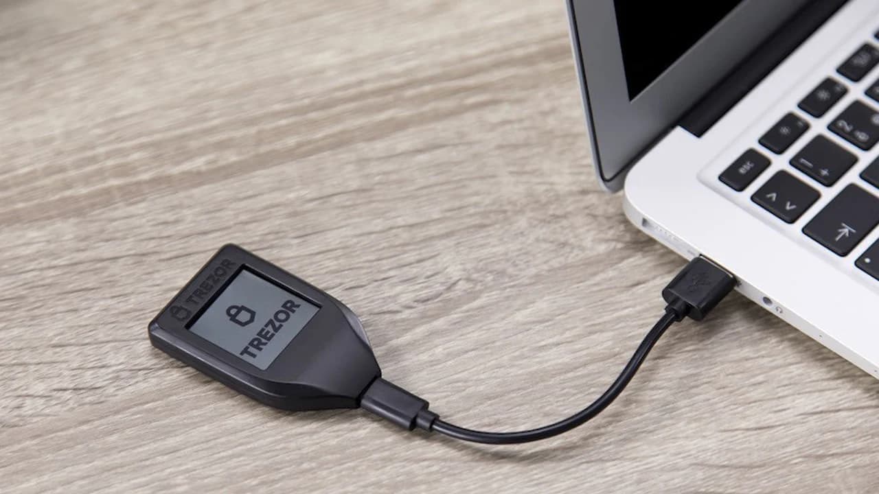 Trezor, Ledger güvenlik krizinin ardından bayi ağını küçülttü