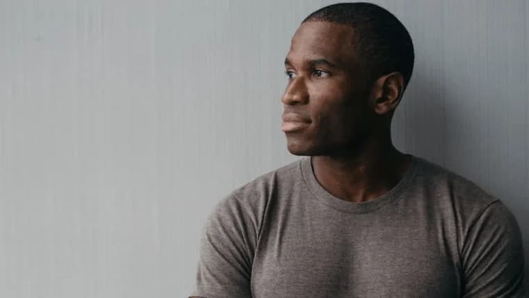 Arthur Hayes Mengatakan OpenAI dan Anthropic Tak Berharga, Sementara Bitcoin Menang
