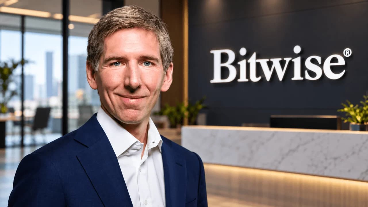 Bitcoin Can Win Whether AI Boom Continues or Crashes: Bitwise CIO